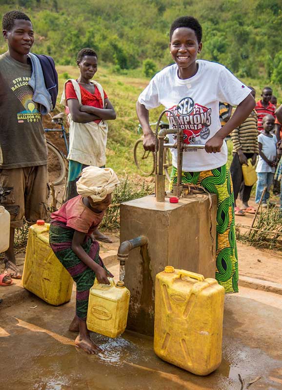 世界展望會的水資源方案，以及協助建設基礎衛生設施，幫助那些因缺乏乾淨水、衛生設施而罹病的弱勢兒童享有健康。
