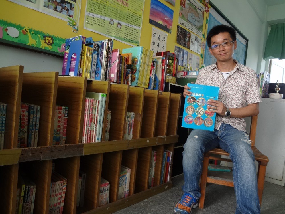 莊典亮自掏腰包打造書香教室，目前班上有將近500本圖書。