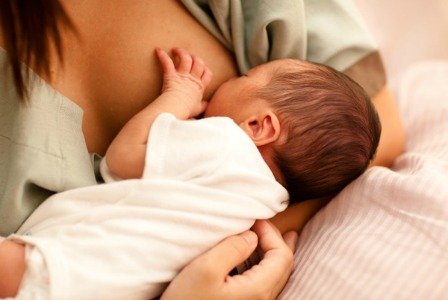 breastfeeding-mama