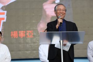 台北真理堂主任牧師楊寧亞分享「起行」的精神。