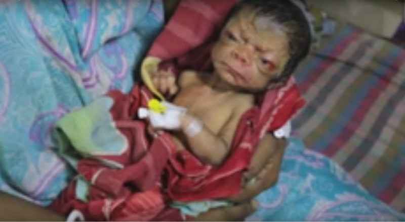 男嬰的五官十分立體。(圖片來源：翻攝youtube)
