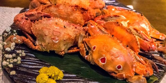 勝喜日式創作料理店。10月正值螃蟹季，店內推出新鮮當季秋蟹只要99元優惠。（照片由店家提供）