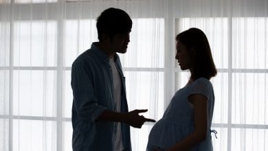 Photo of 亞裔夫妻花300萬做人工受孕　懷胎9月生下「洋寶寶」只能還給親生父母